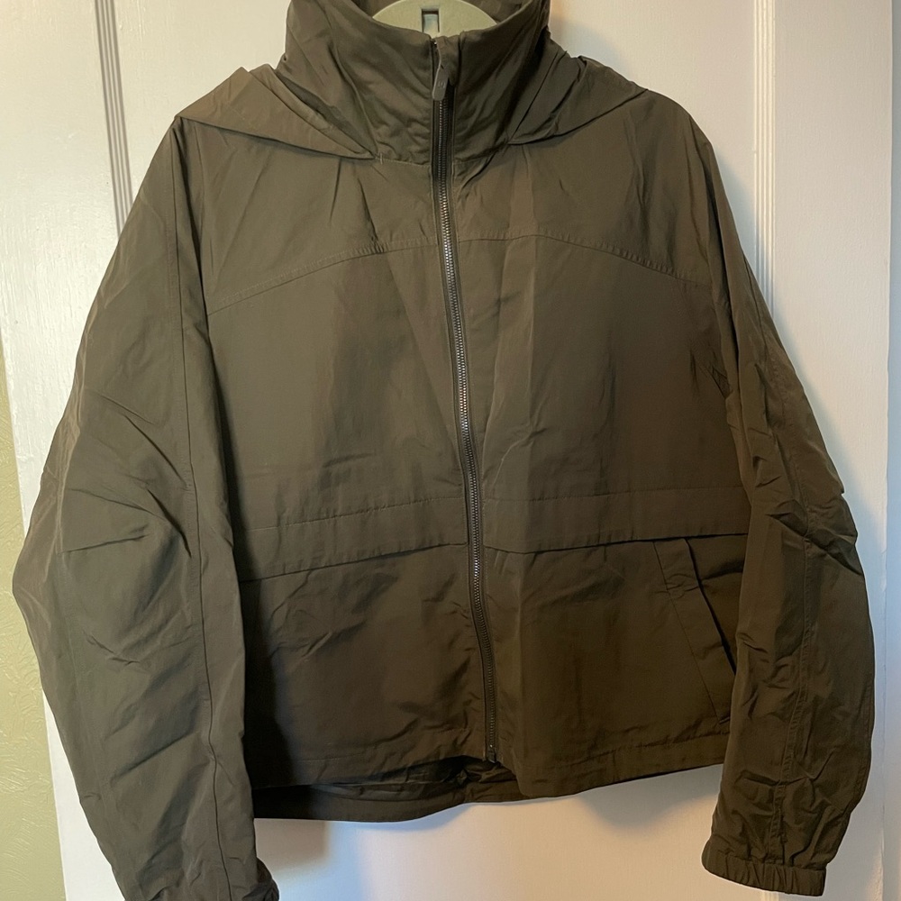 Lululemon Rain Jacket / Wind Breaker Olive Size 12
